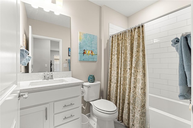 full bathroom with toilet, vanity, and shower / bath combo