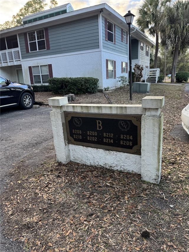 view of community / neighborhood sign