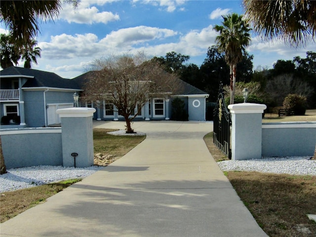 view of front facade