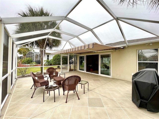 sunroom with vaulted ceiling