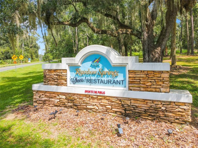 view of community / neighborhood sign