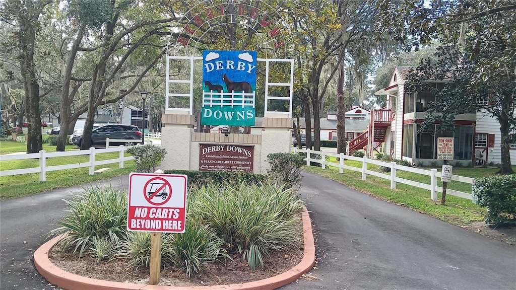 view of community / neighborhood sign