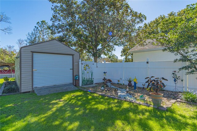 view of yard with a shed