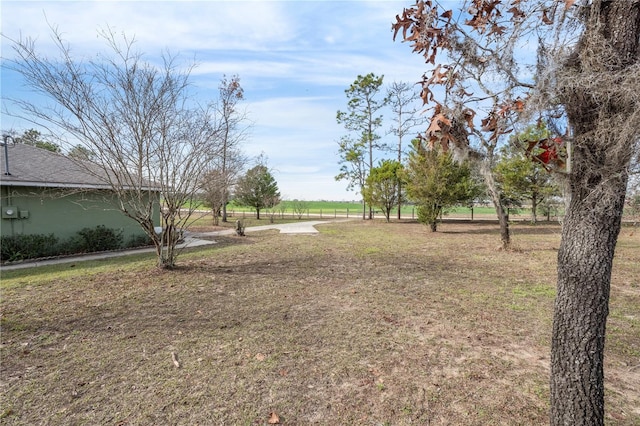 view of yard featuring a rural view