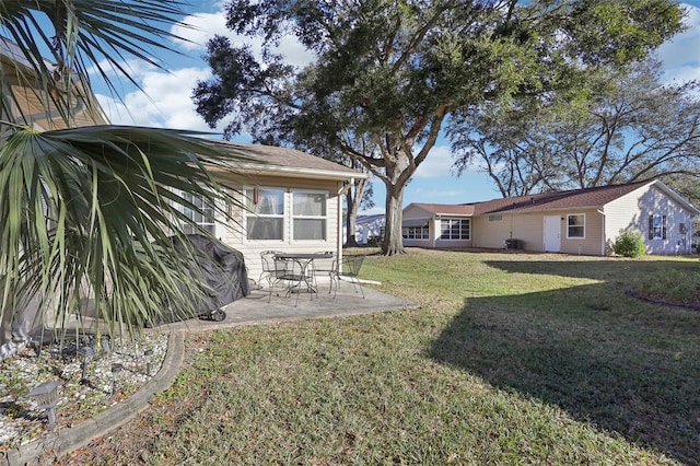 view of yard with a patio