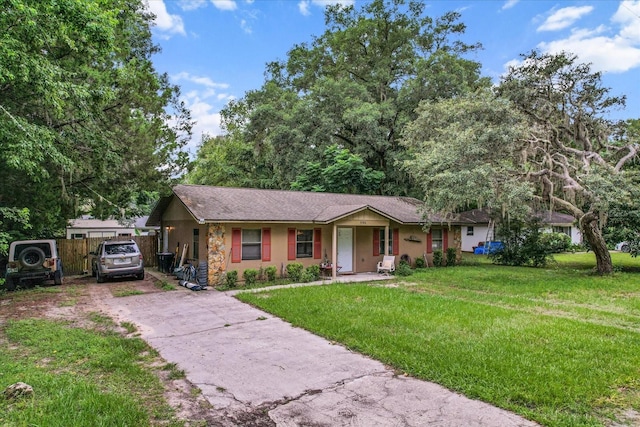 view of front of property with a front yard