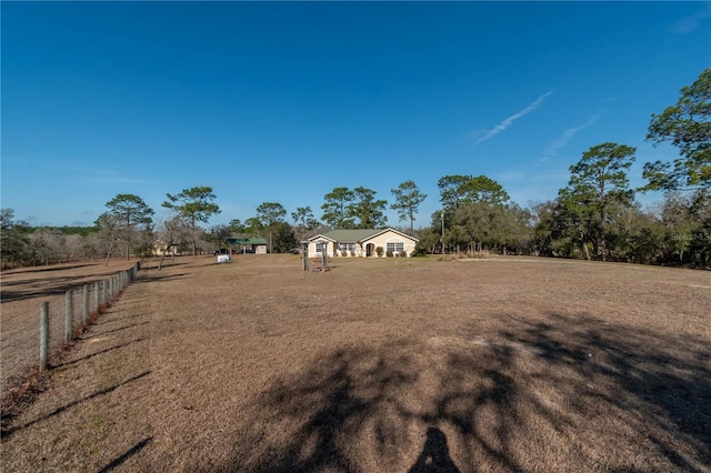 view of yard featuring a rural view