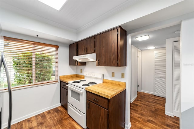 kitchen featuring ornamental molding, dark hardwood / wood-style floors, dark brown cabinetry, and electric stove