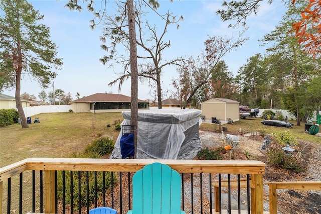 view of yard with a shed