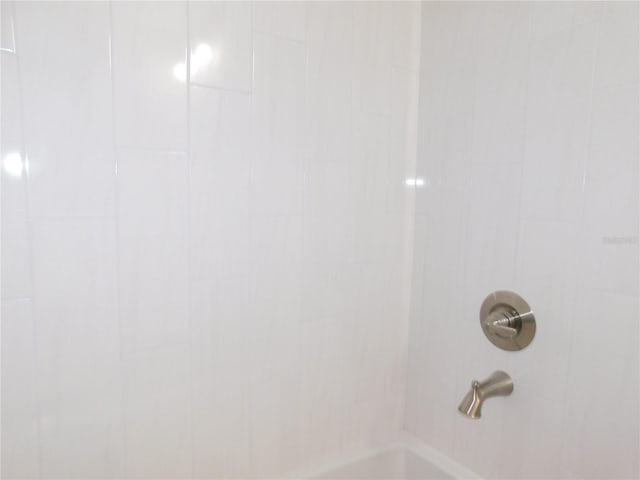 14268 SE 27th Ct, Summerfield, FL 34491 - bathroom view of shower / tub combination