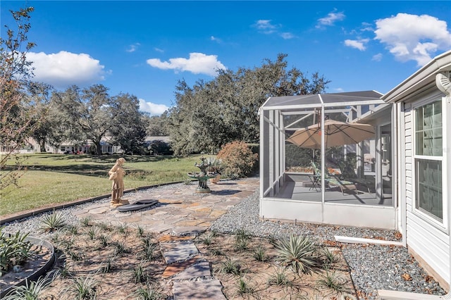 view of yard featuring a patio