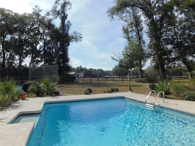 view of swimming pool