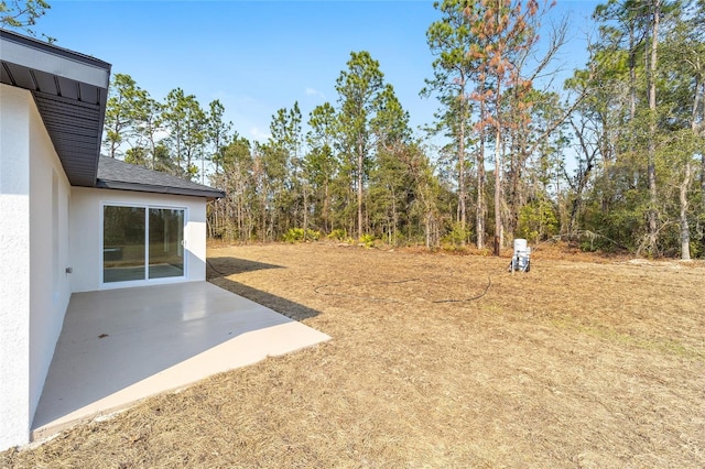 view of yard with a patio