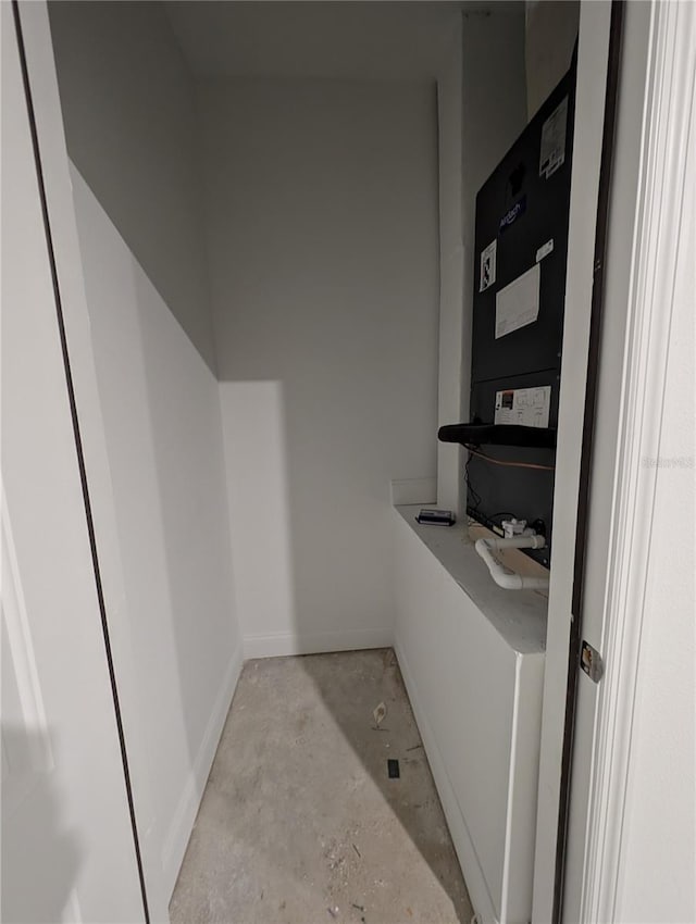 bathroom featuring concrete floors