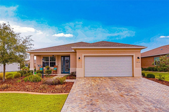 view of front facade with a garage