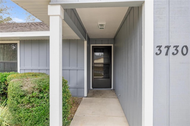 view of property entrance