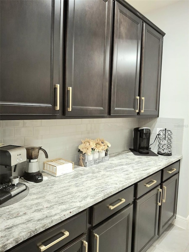 room details featuring backsplash