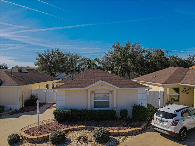 view of front of property