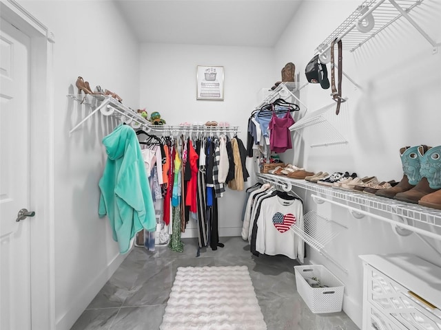 view of spacious closet