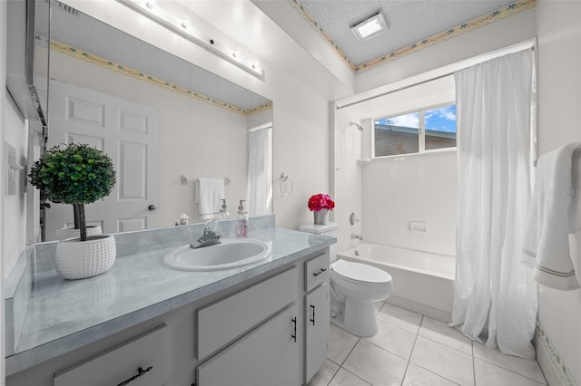 8450 SW 115th Street Rd, Ocala, FL 34481 - bathroom featuring toilet, vanity, shower / bath combo, a textured ceiling, and tile patterned flooring