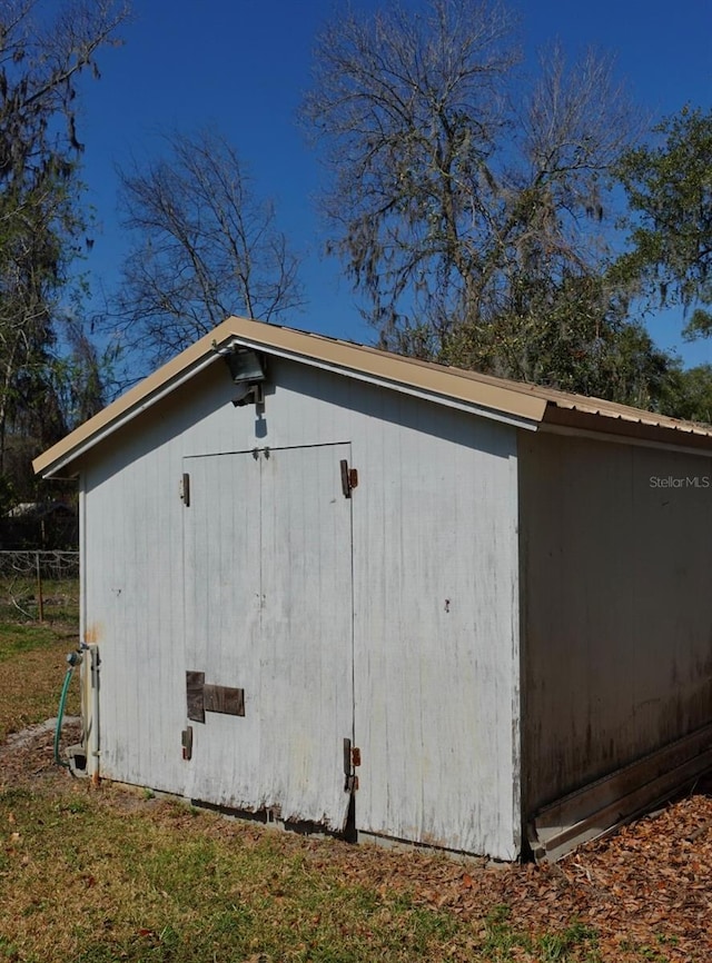 view of outbuilding