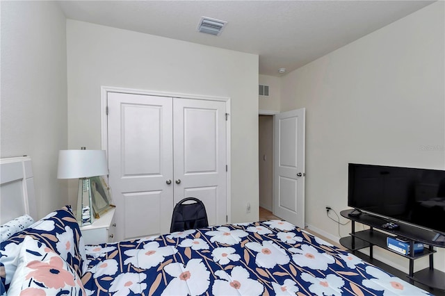 bedroom featuring a closet