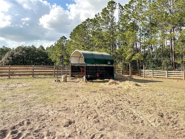 view of yard featuring a rural view