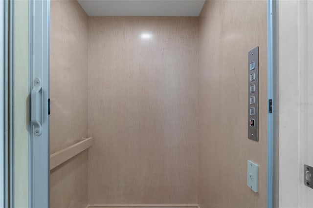 room details featuring elevator