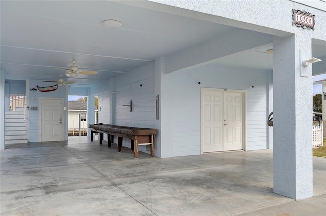 garage featuring a ceiling fan