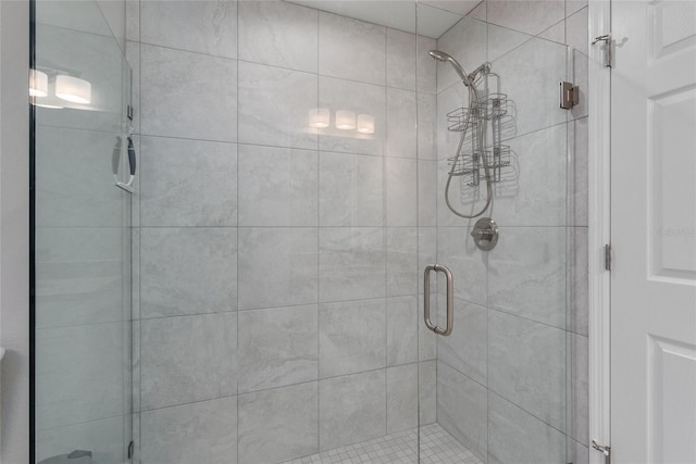 1302 NE 22nd Ave, Ocala, FL 34470 - bathroom featuring an enclosed shower