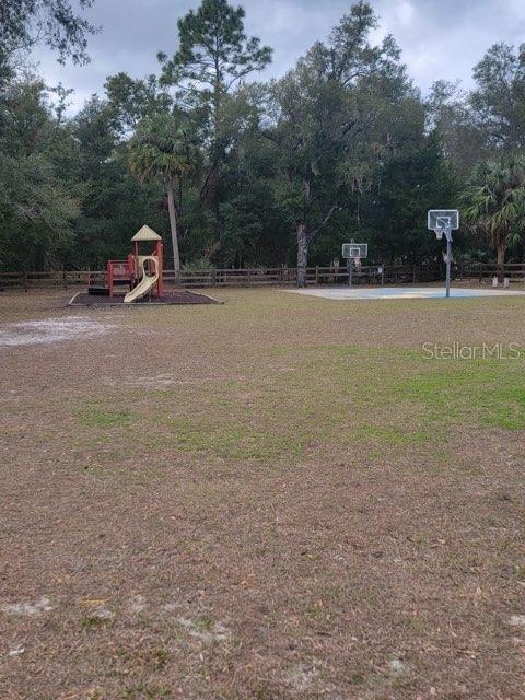 Listing photo 3 for 19100 SE 95th St, Ocklawaha FL 32179