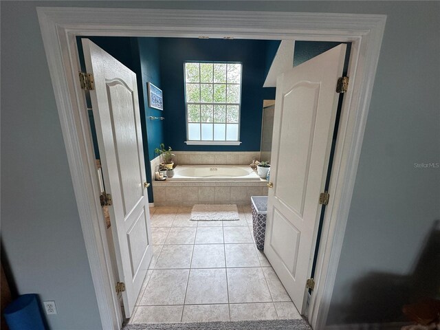 130 Harbour Cove Way, Clermont, FL 34711 - full bath with a garden tub and tile patterned floors