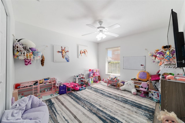 bedroom featuring ceiling fan