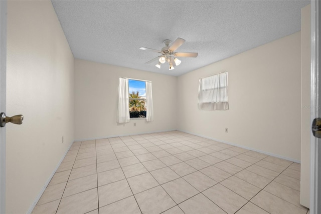 912 Chula Ct, Lady Lake, FL 32159 - unfurnished room with a textured ceiling and ceiling fan