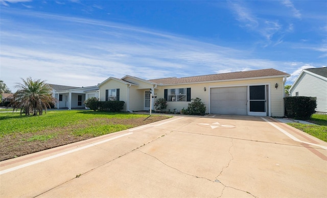 912 Chula Ct, Lady Lake, FL 32159 - ranch-style home with a garage and a front yard
