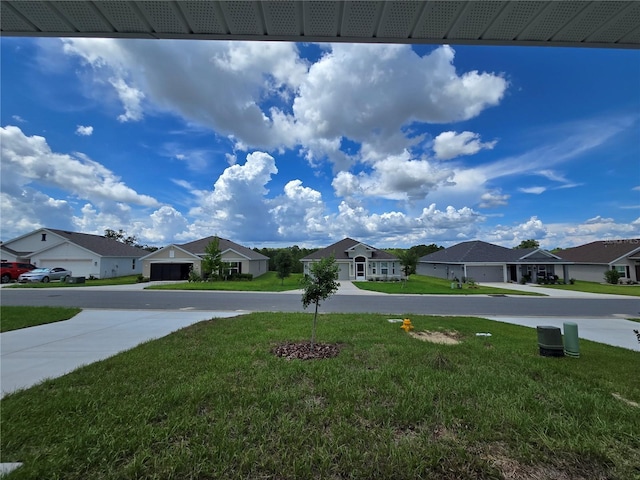 336 W Twisted Oaks Dr, Beverly Hills, FL 34465 - view of grassy yard featuring a residential view
