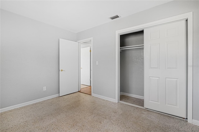 23761 SW Plaza Ct, Dunnellon, FL 34431 - unfurnished bedroom featuring a closet
