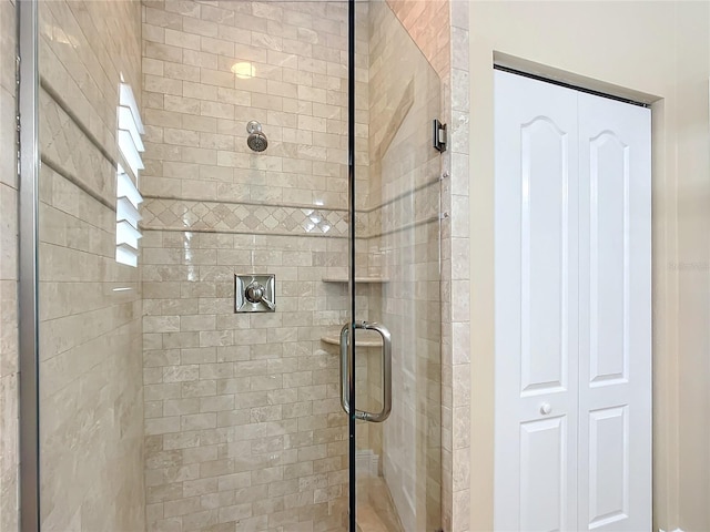 7688 SE 135th St, Summerfield, FL 34491 - bathroom featuring an enclosed shower