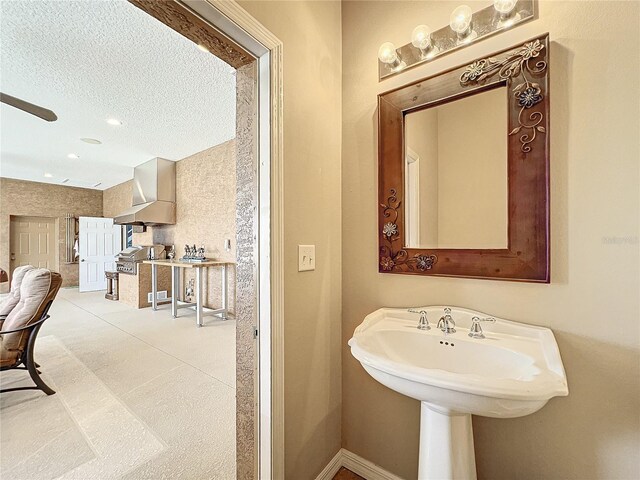 7688 SE 135th St, Summerfield, FL 34491 - bathroom featuring a textured ceiling