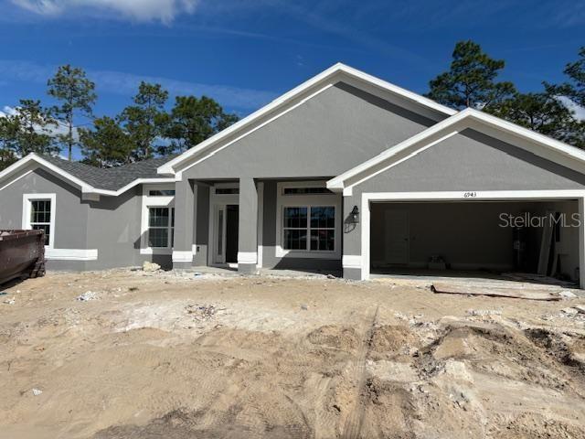 view of front facade featuring a garage