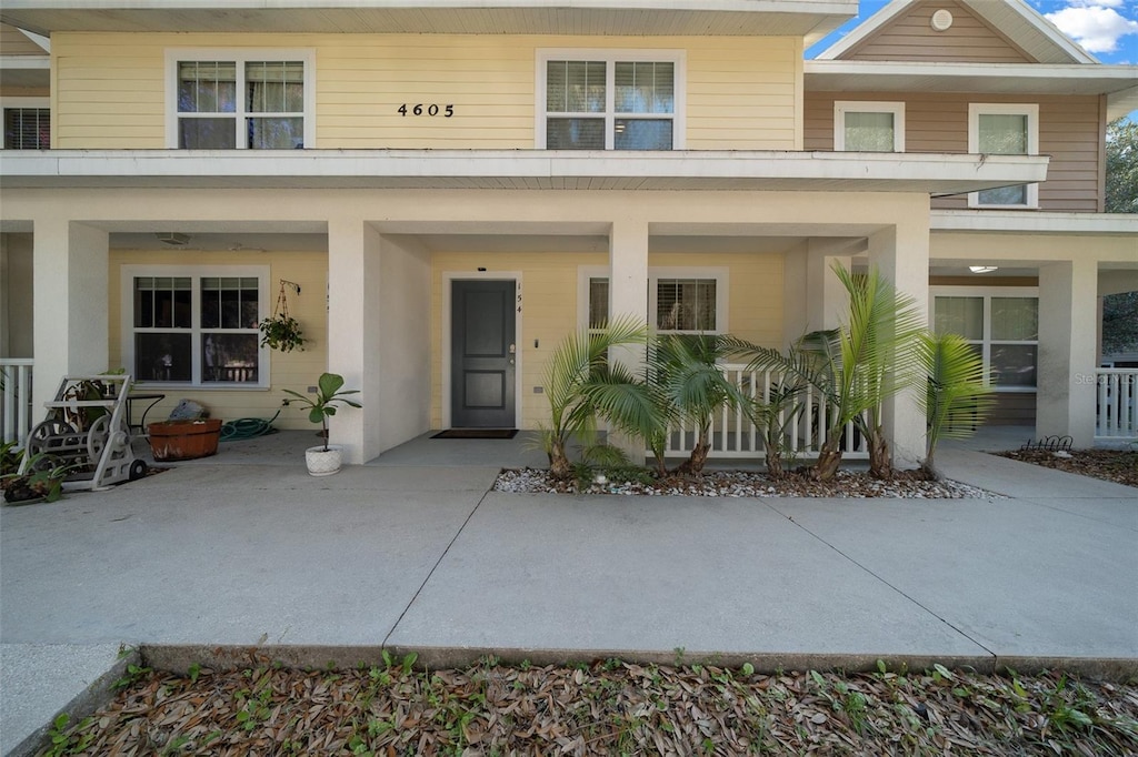 view of front of home featuring a patio area