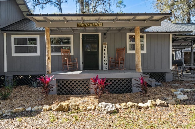 property entrance with a porch