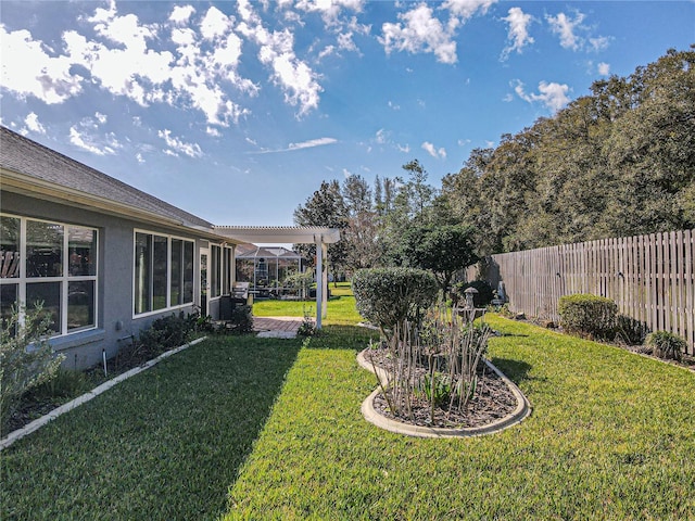 view of yard featuring a pergola