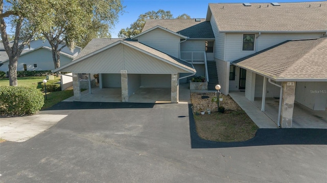 view of front facade with a garage