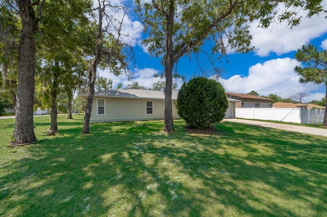 view of front of house with a front lawn