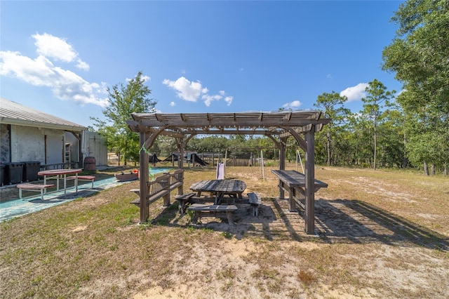 view of yard with a pergola