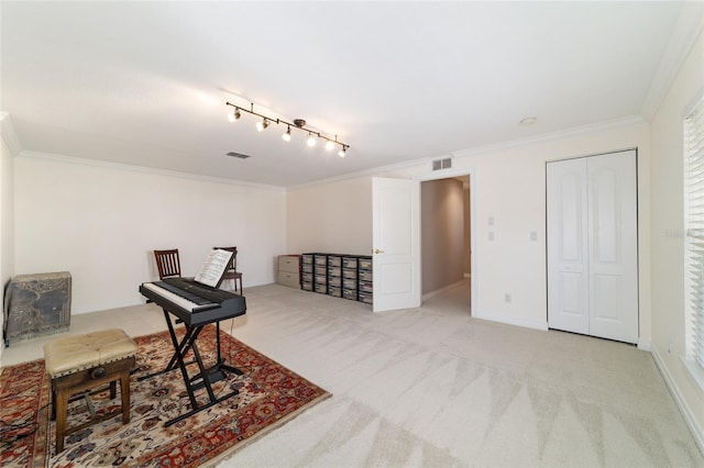 living area with baseboards, visible vents, crown molding, and light colored carpet