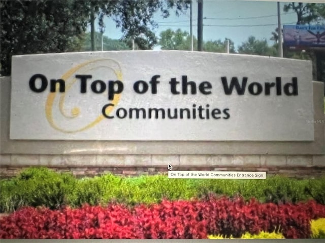 view of community / neighborhood sign