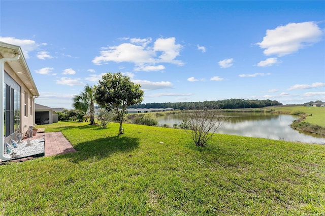 view of yard featuring a water view