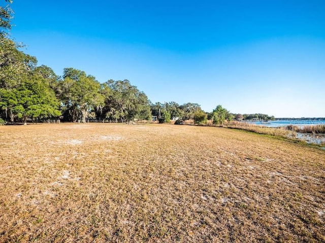 view of yard featuring a water view